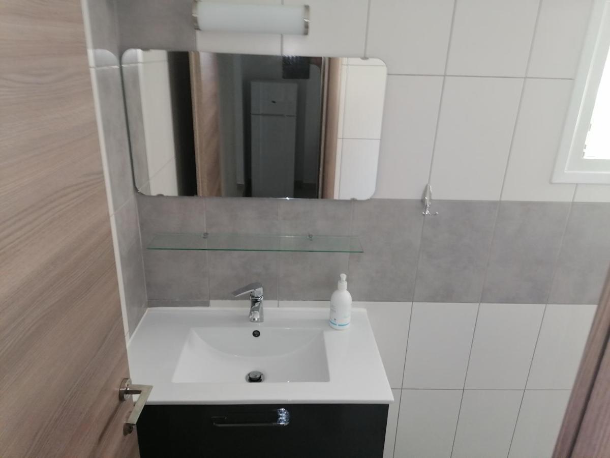 Porto Almira Beachfront House ニキティ エクステリア 写真